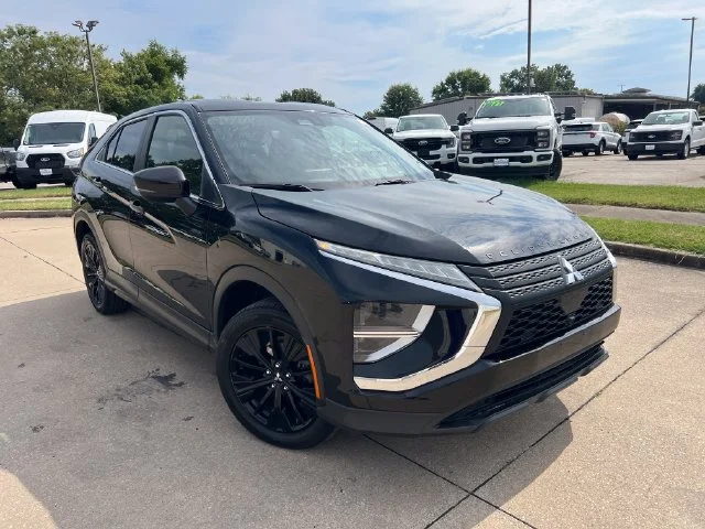 Used 2022  Mitsubishi LE image 9