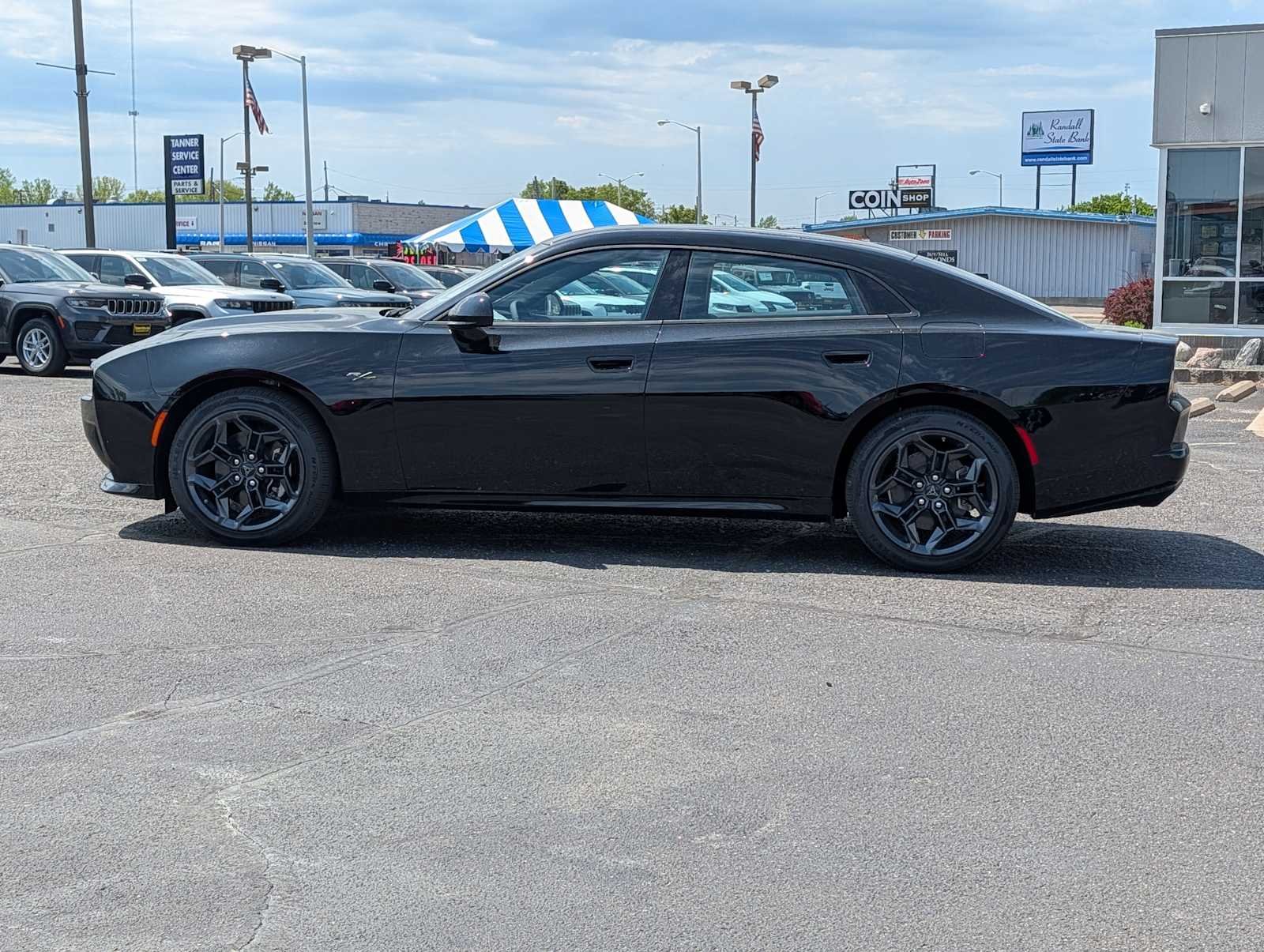 New 2026 Diamond Black Crystal Pearlcoat Dodge R/T image 4