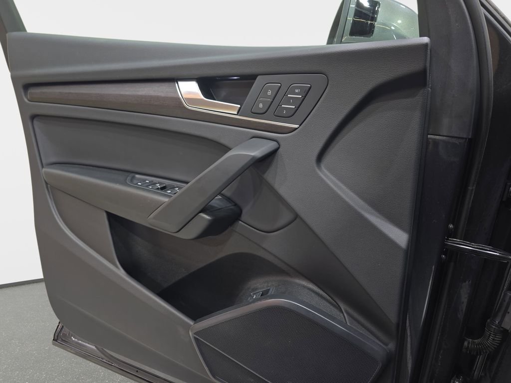 Used 2024  Audi 45 S line Premium image 28