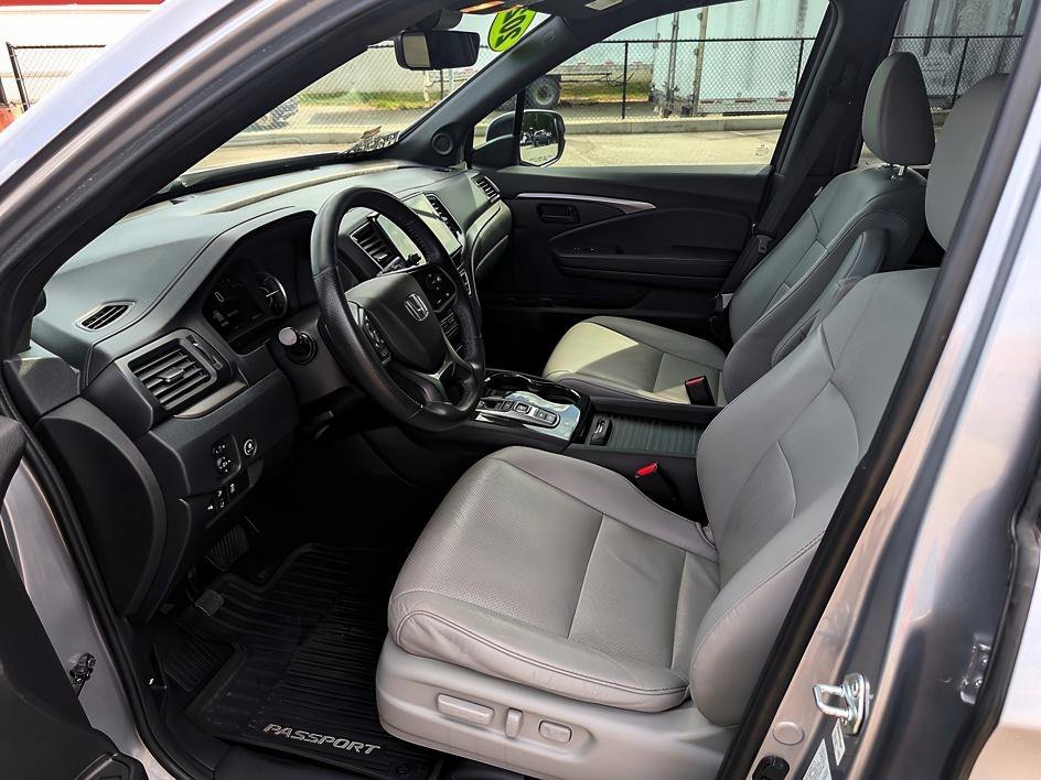 Used 2022 Lunar Silver Metallic Honda EX-L image 8