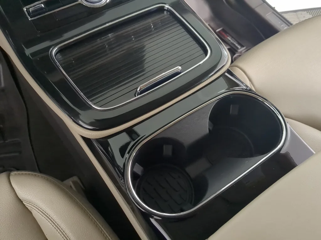 Used 2022 White Lincoln Standard image 27