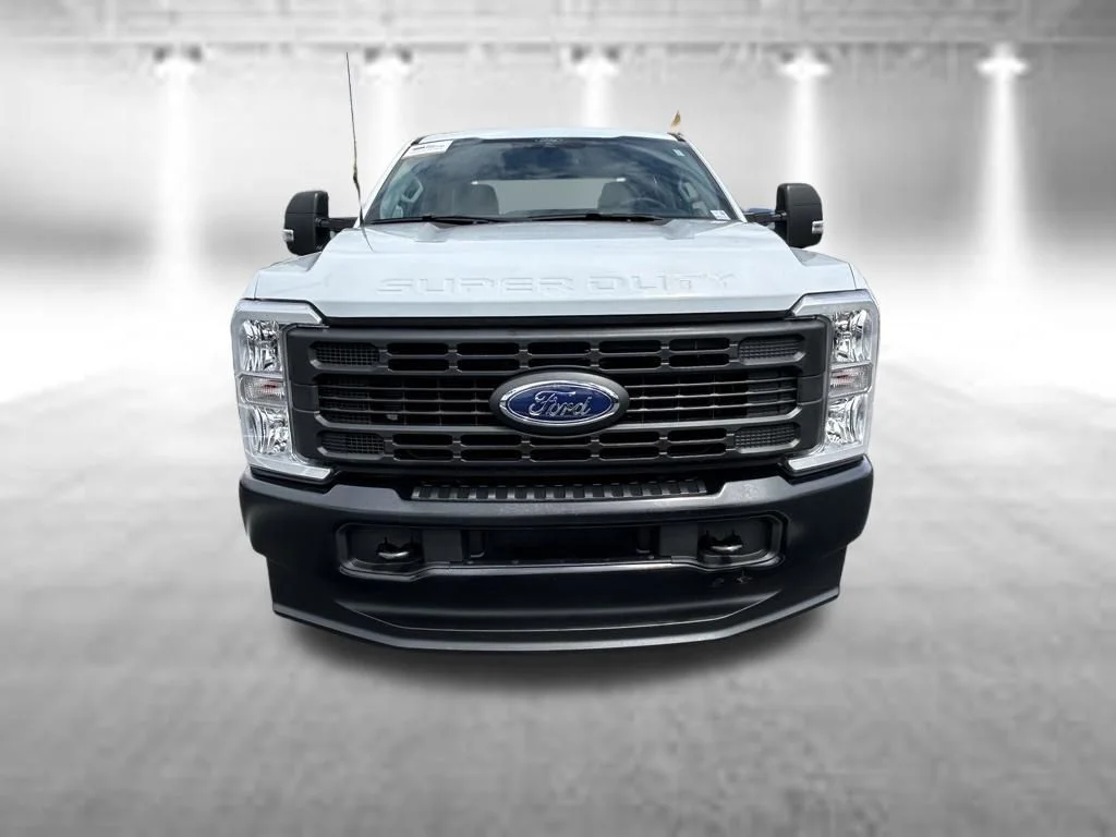 Certified Used 2026 Oxford White Ford XL image 10