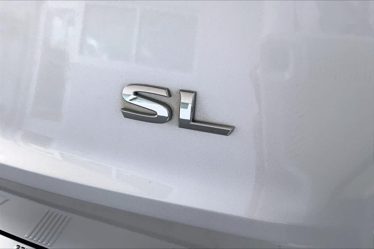 Used 2021 Brilliant Silver Metallic Nissan SL image 10
