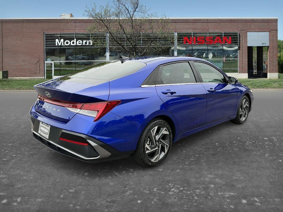 Used 2024 Intense Blue Hyundai SEL image 4