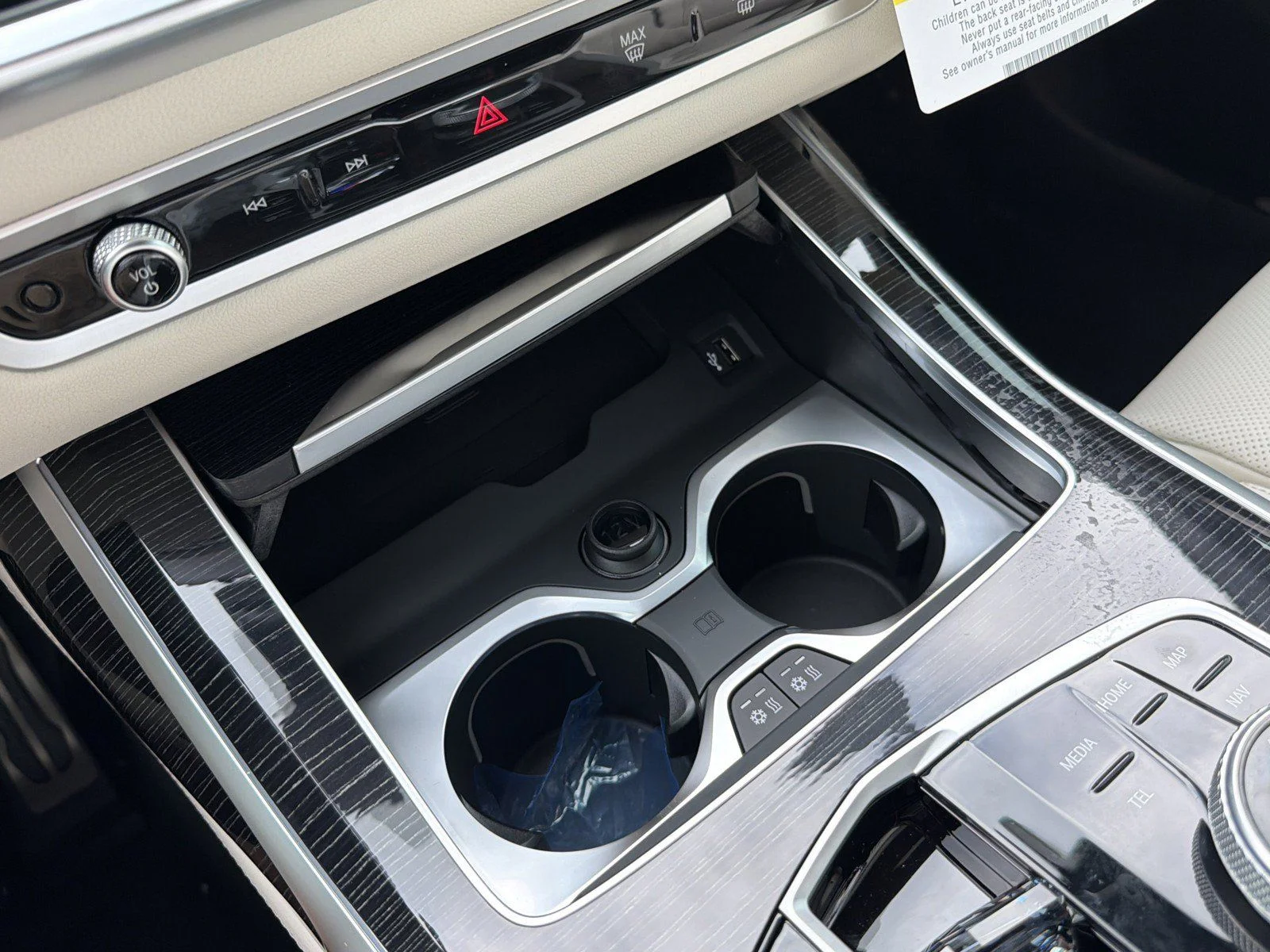 New 2027 Mineral White Metallic BMW xDrive40i image 37