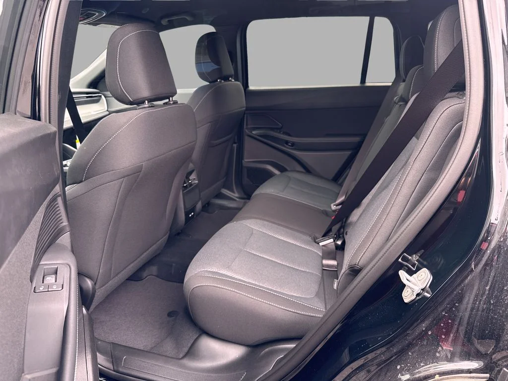 New 2026 Diamond Black Crystal Pearl-Coat Exterior Paint Jeep Laredo image 8