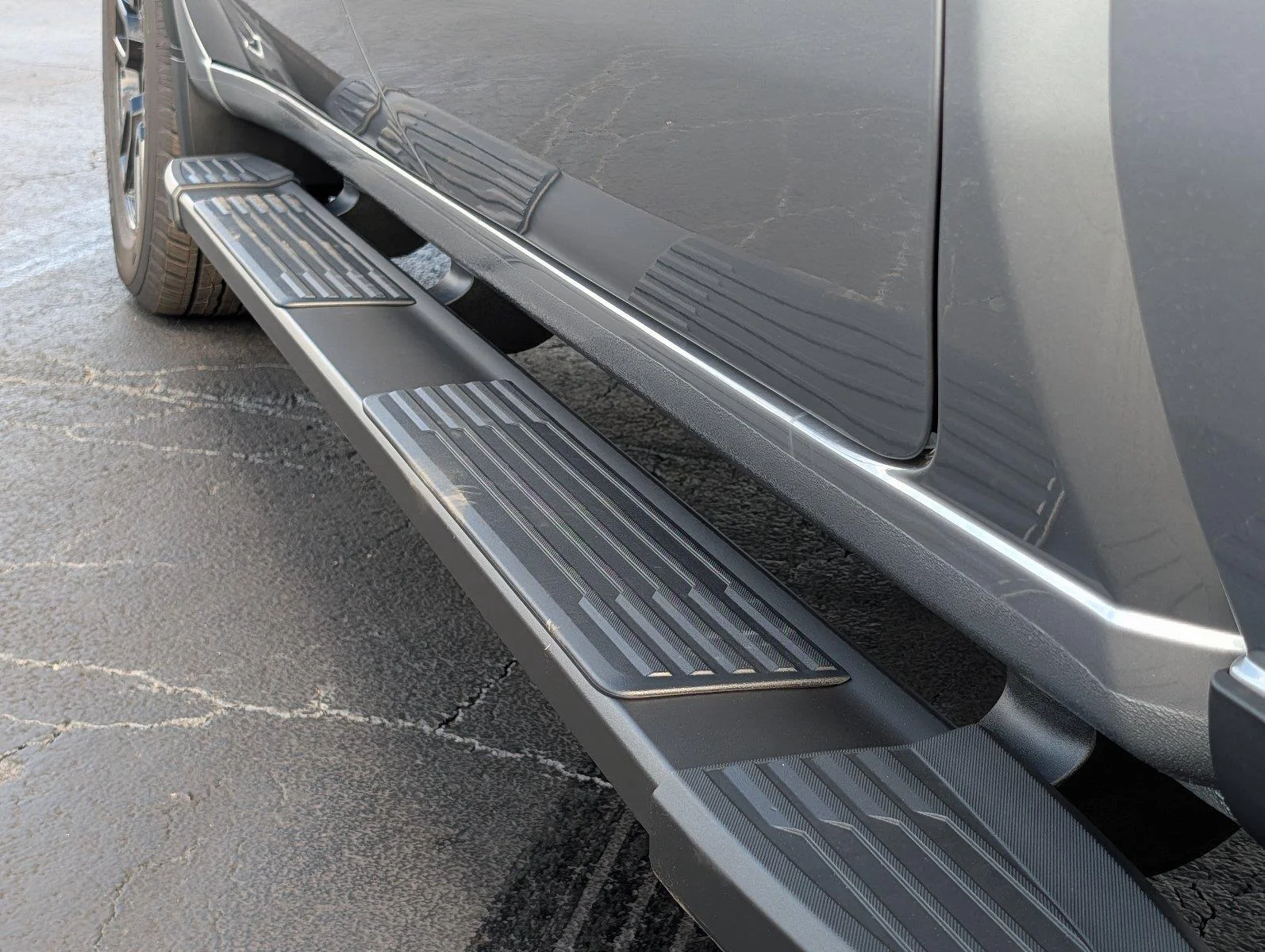 New 2026 Sterling Metallic GMC Elevation image 35