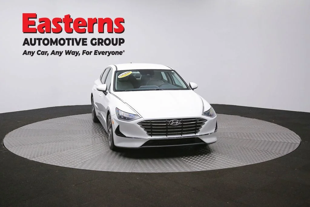 Used 2021 White Hyundai Blue image 47