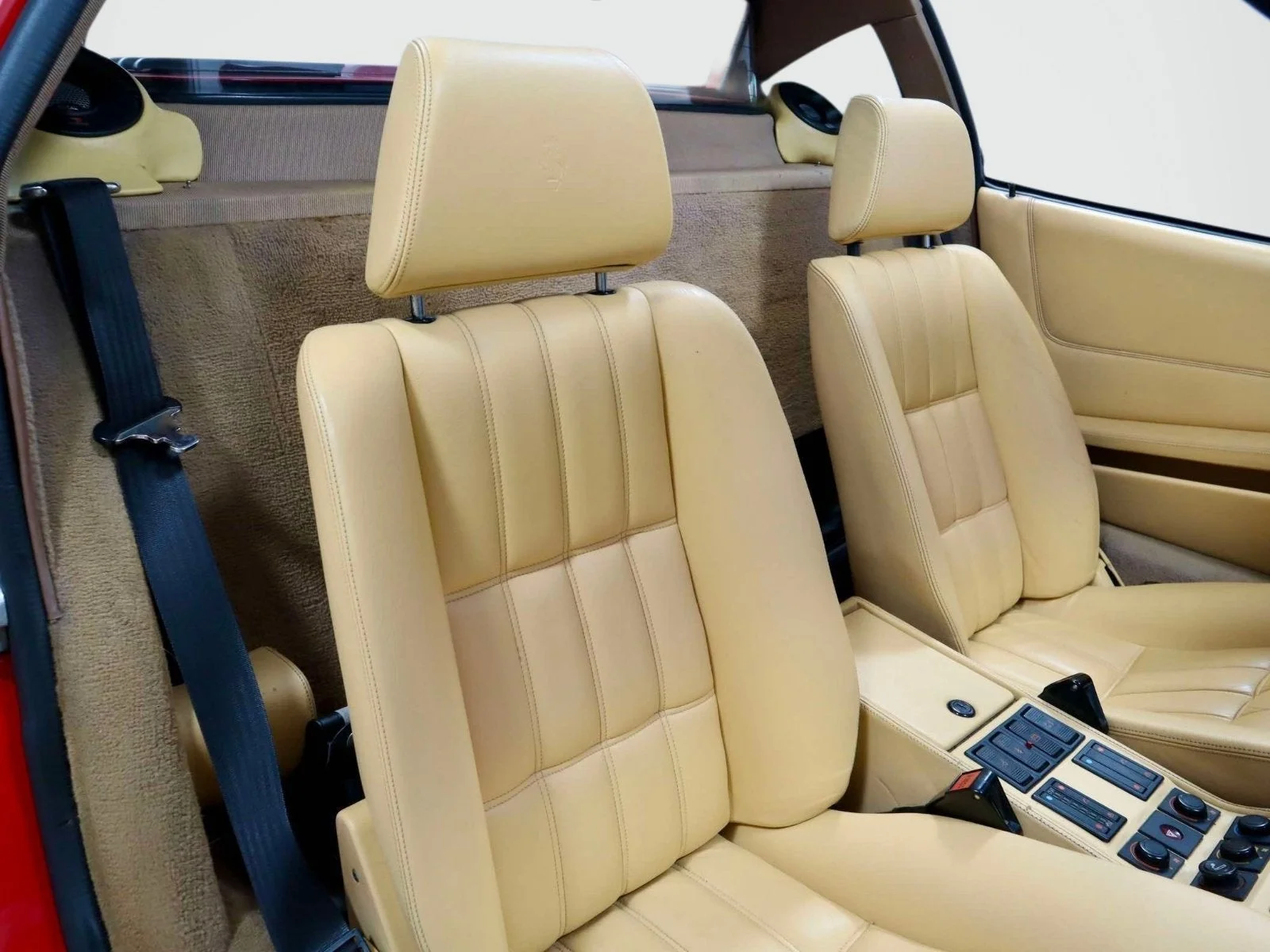 Used 1986  Ferrari  image 26
