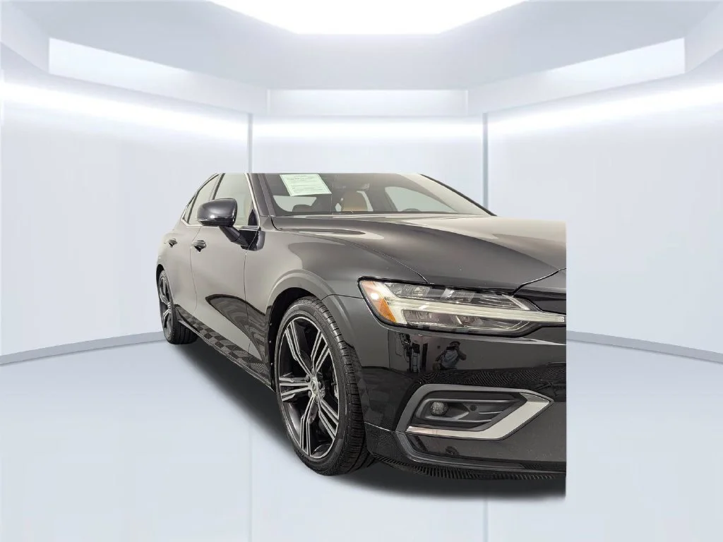 Certified Used 2020 Black Volvo T5 Inscription image 4
