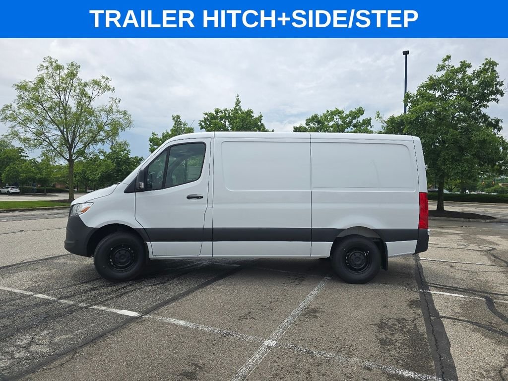New 2026 Arctic White Mercedes-Benz Cargo 144 WB image 10
