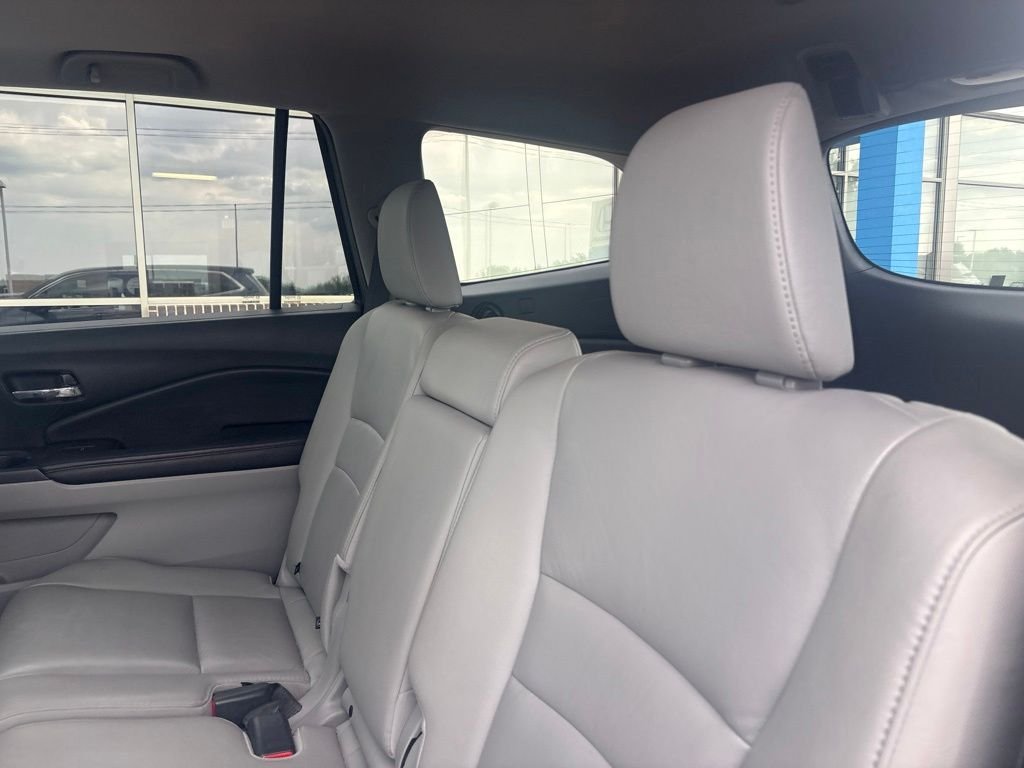 Used 2016 Gray Honda EX-L image 40