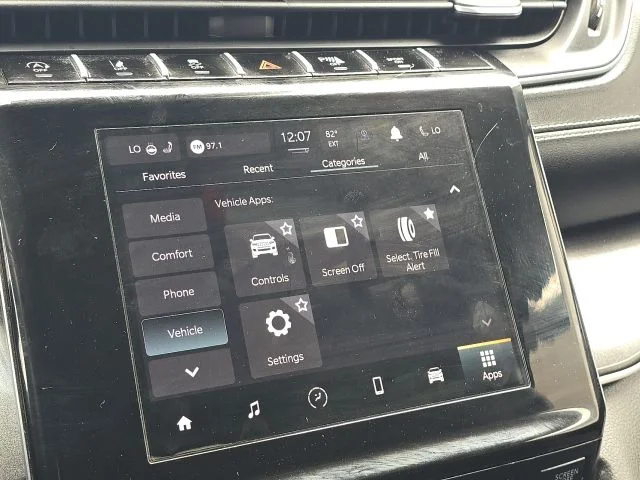 Used 2022 White Jeep Laredo image 33
