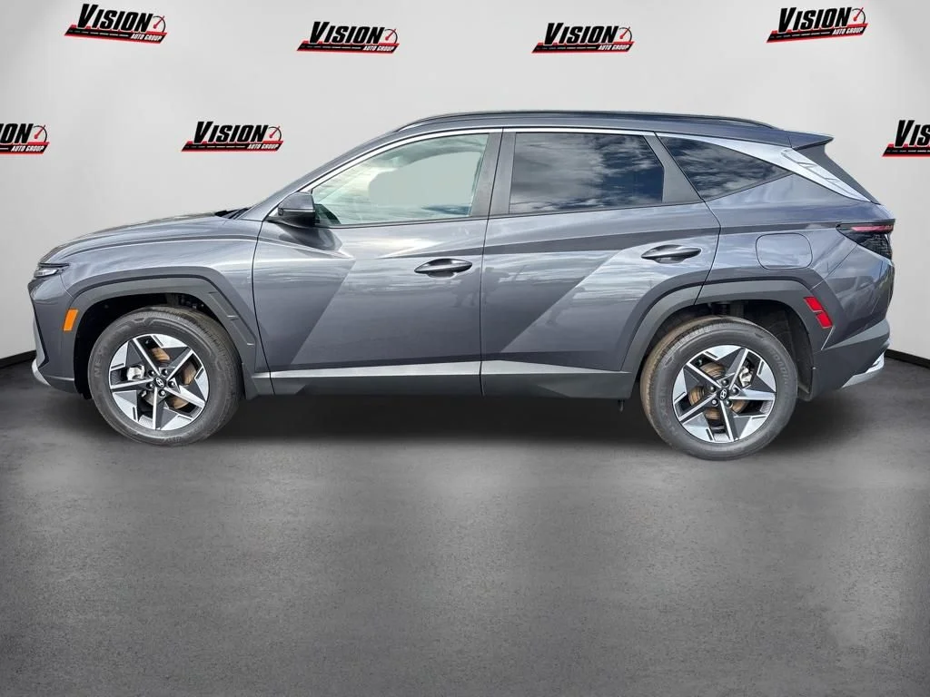 Used 2025 Gray Hyundai SEL Convenience image 8