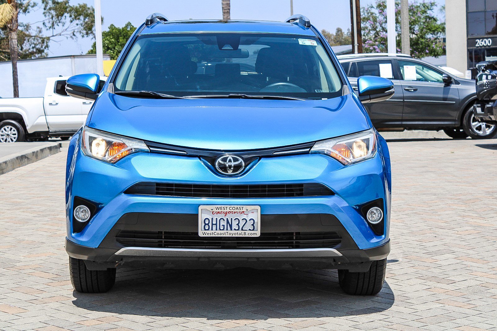 Used 2018 Electric Storm Blue Toyota XLE image 2