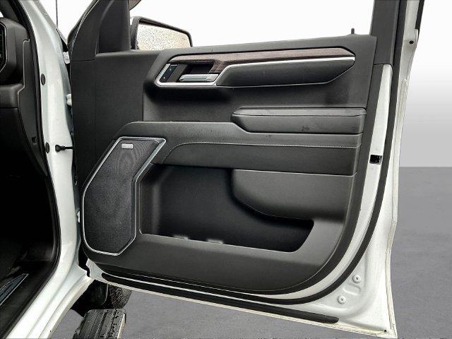 Used 2024 White Chevrolet LTZ image 32