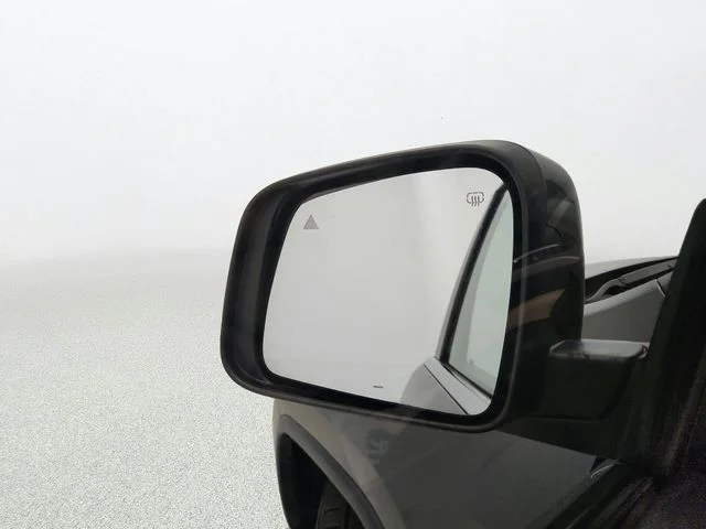 Used 2021 Granite Crystal Clearcoat Metallic Jeep Laredo E image 12