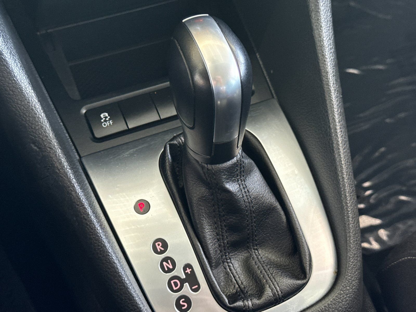 Used 2013  Volkswagen 2.5L image 19