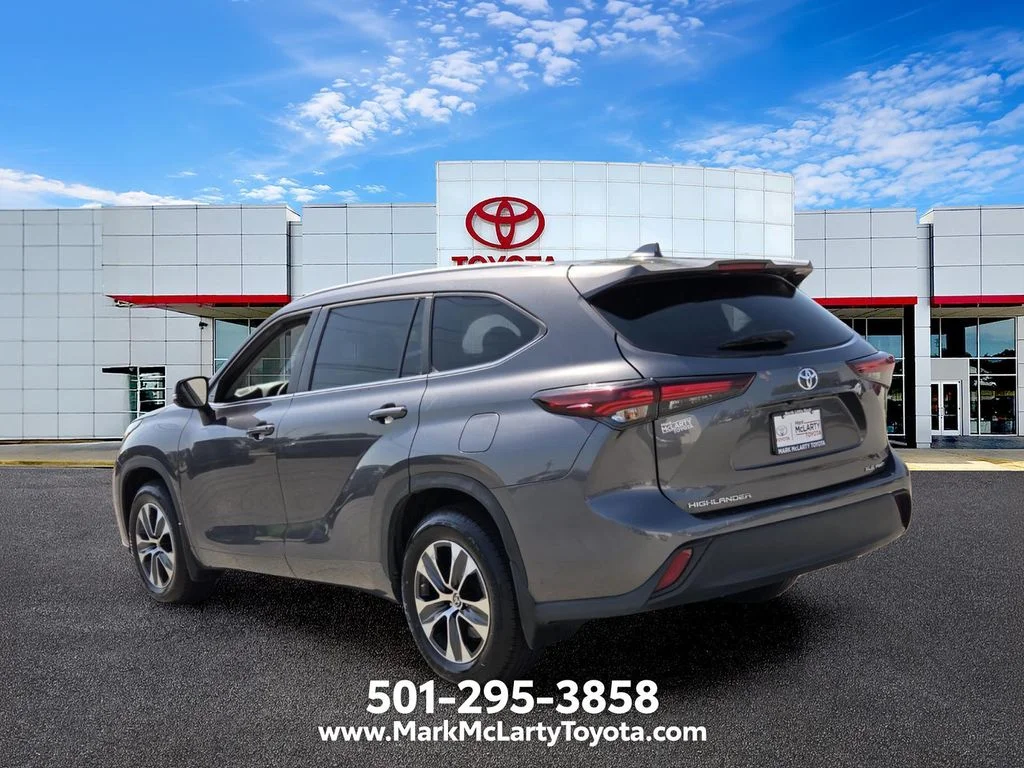 Used 2025 Gray Toyota XLE image 3