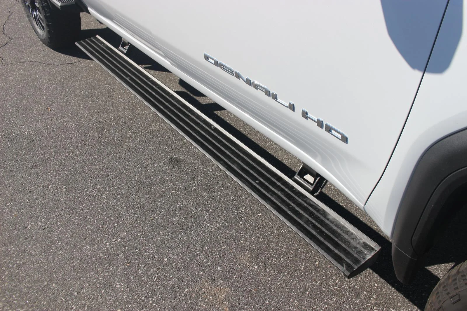 New 2026 Glacier White Tricoat GMC Denali Ultimate image 12
