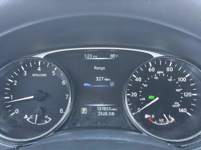 Used 2016 Gray Nissan SV image 25