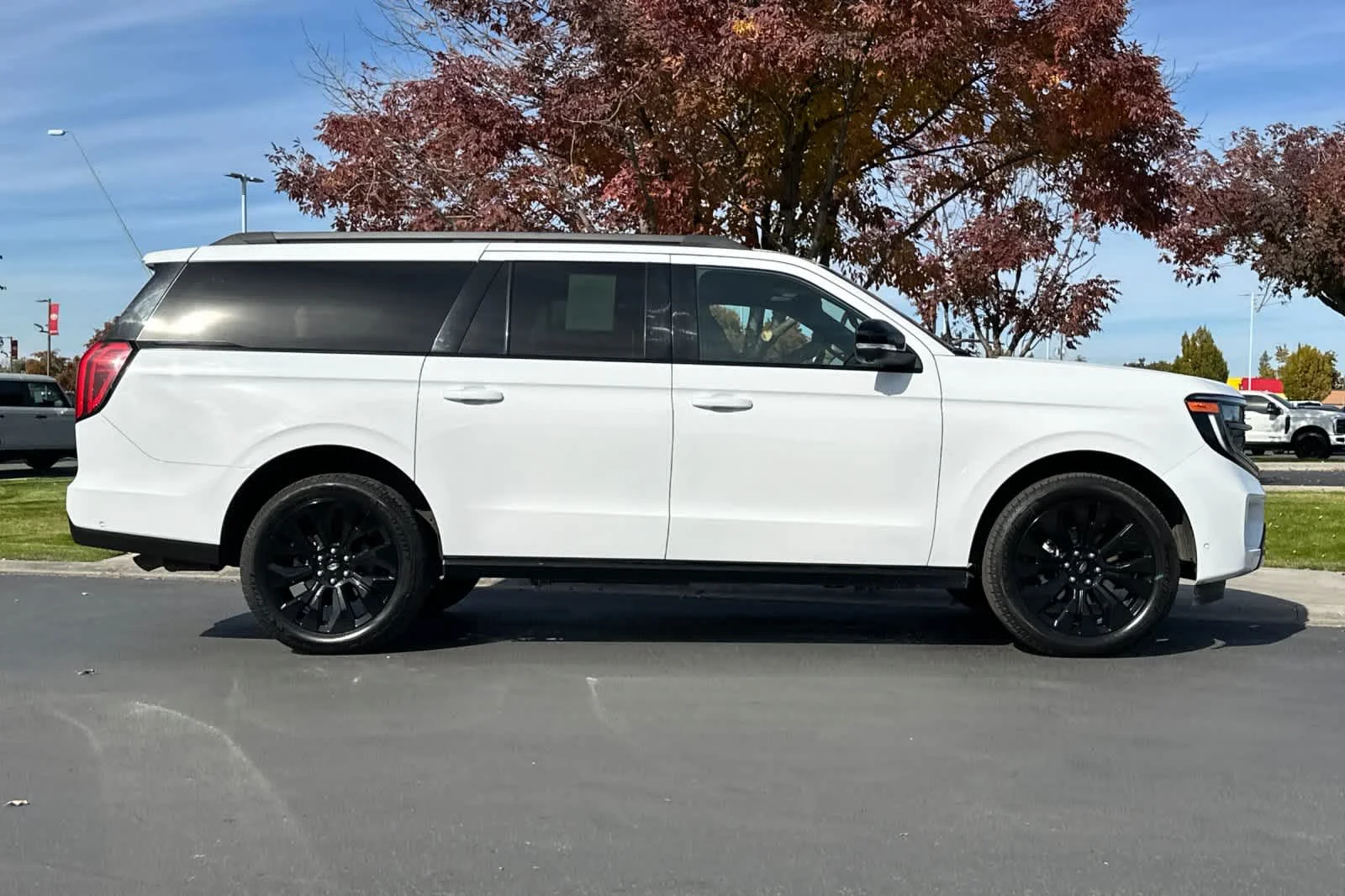 Certified Used 2025 Oxford White Clearcoat Ford Platinum image 8
