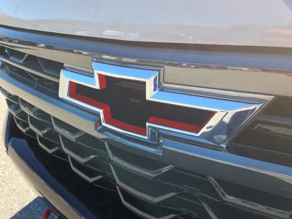 New 2026 White Chevrolet ZR2 image 18
