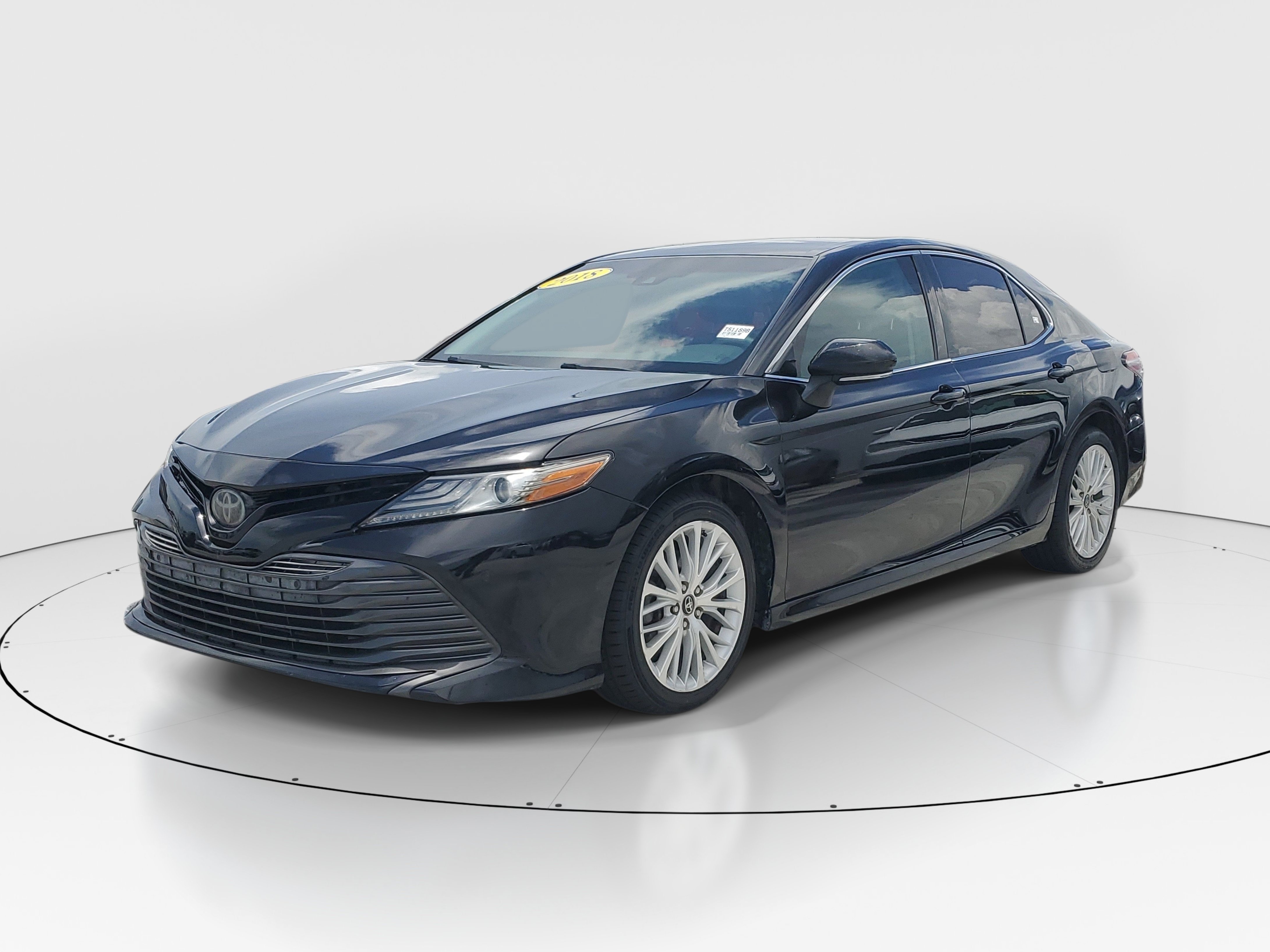 Used 2018 Midnight Black Metallic Toyota XLE image 3