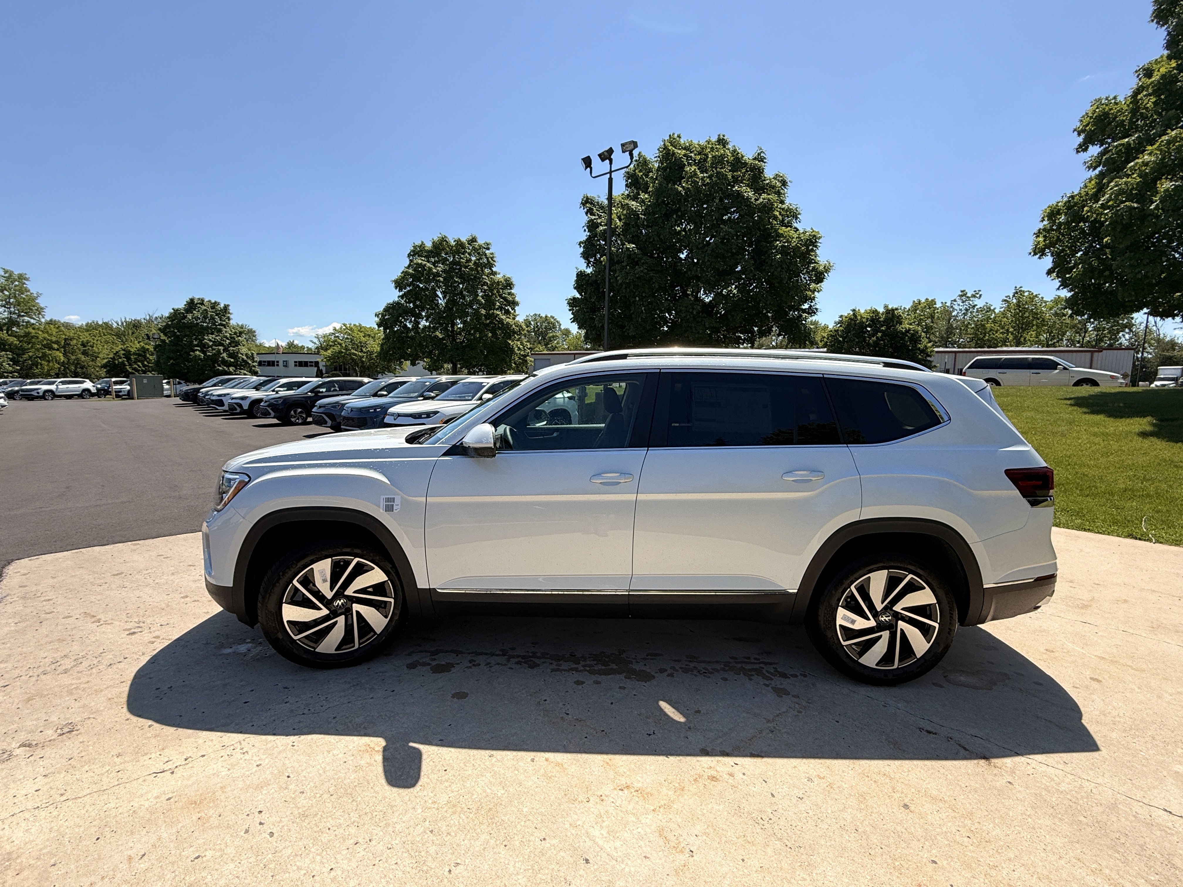 New 2026 Opal White Pearl Volkswagen 2.0T SEL image 12
