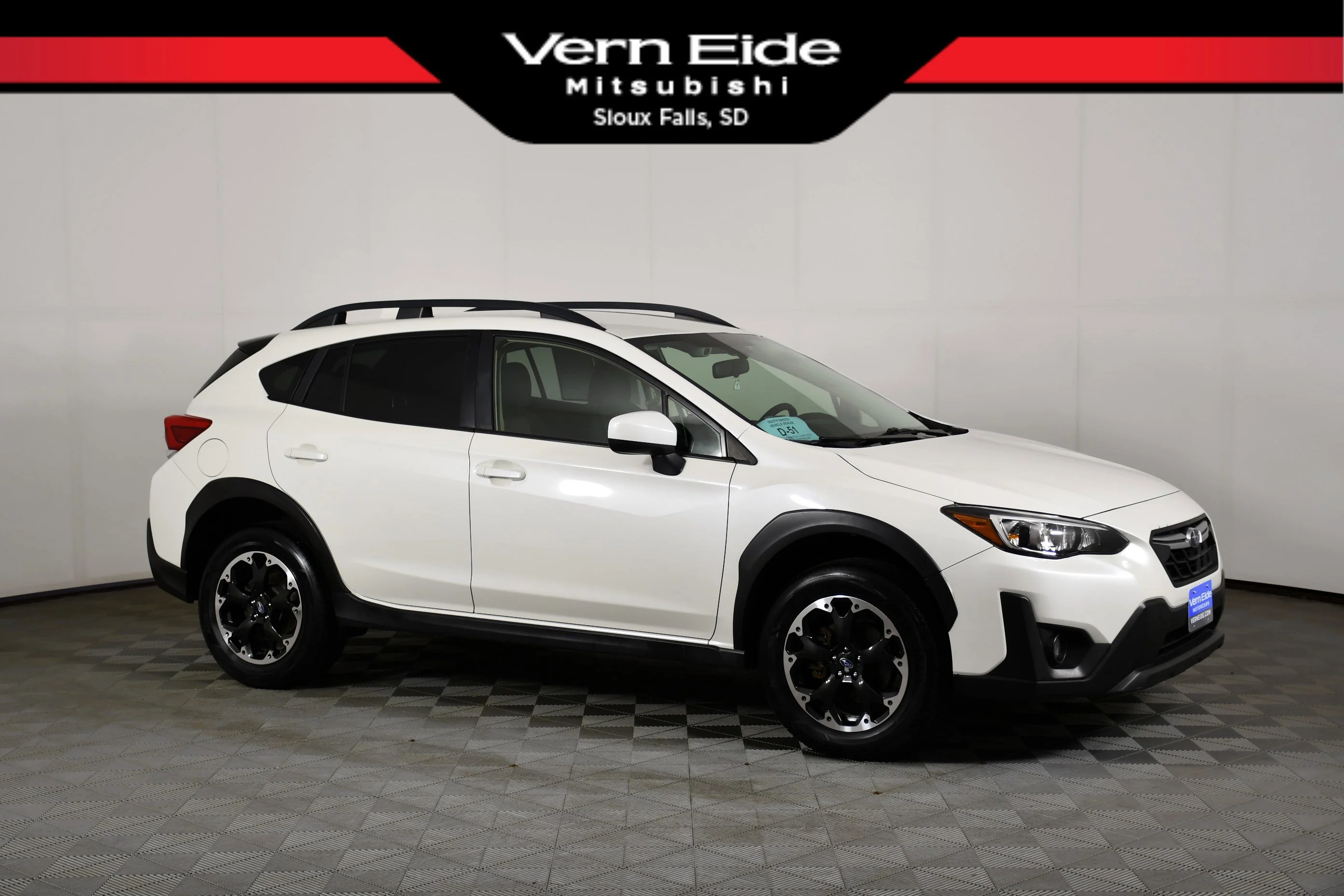 Used 2022 Crystal White Pearl Subaru Premium image 1