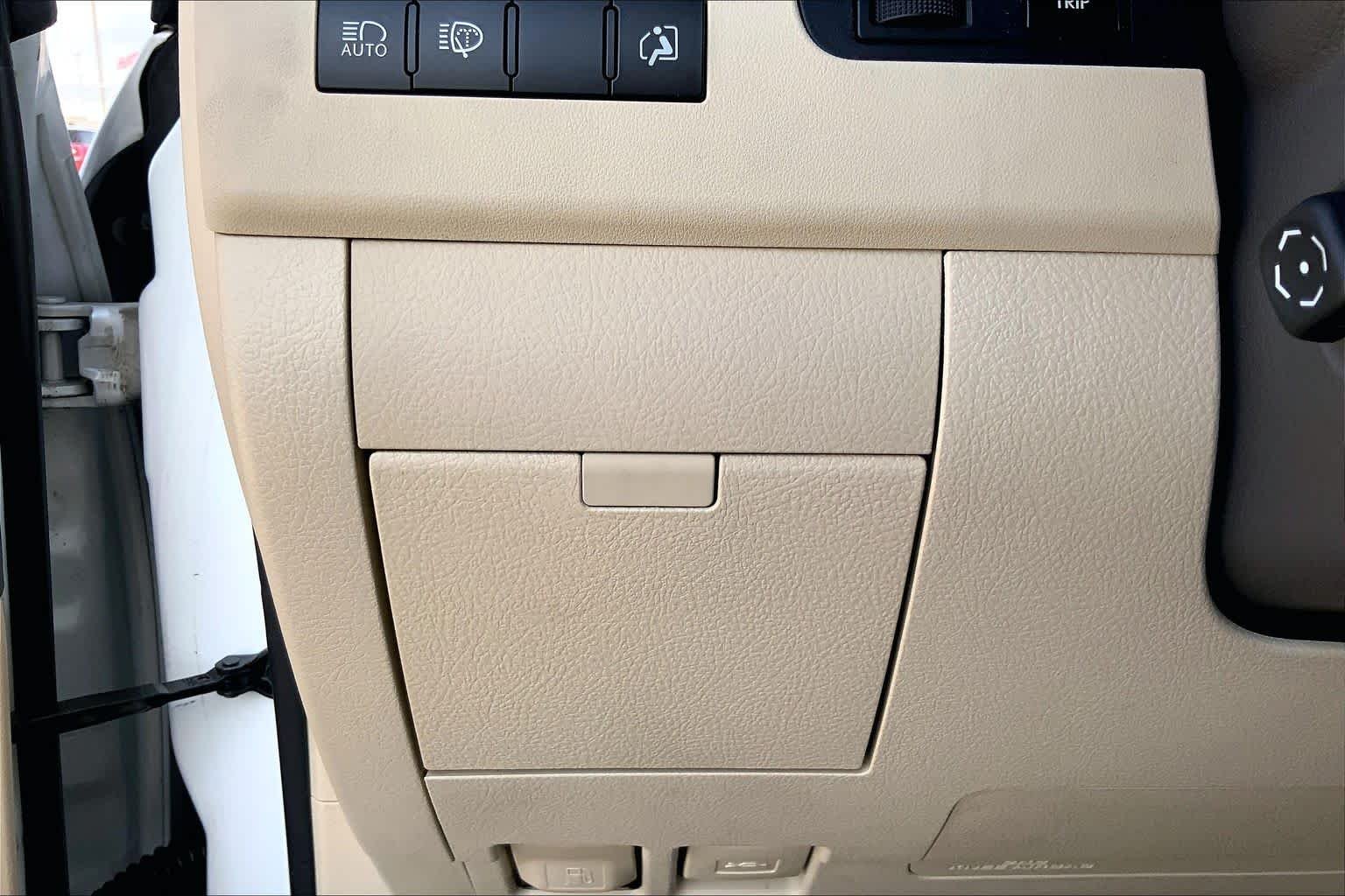 Used 2020 Eminent White Pearl Lexus  image 33