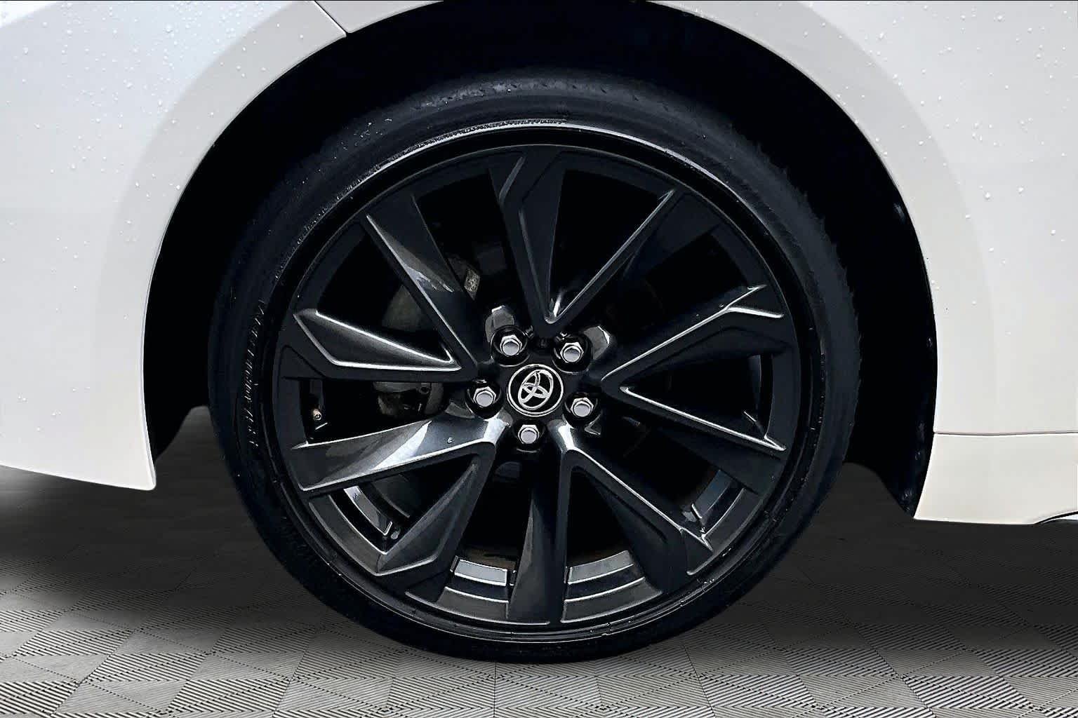 Used 2024 Ice Cap Toyota Hybrid SE image 11