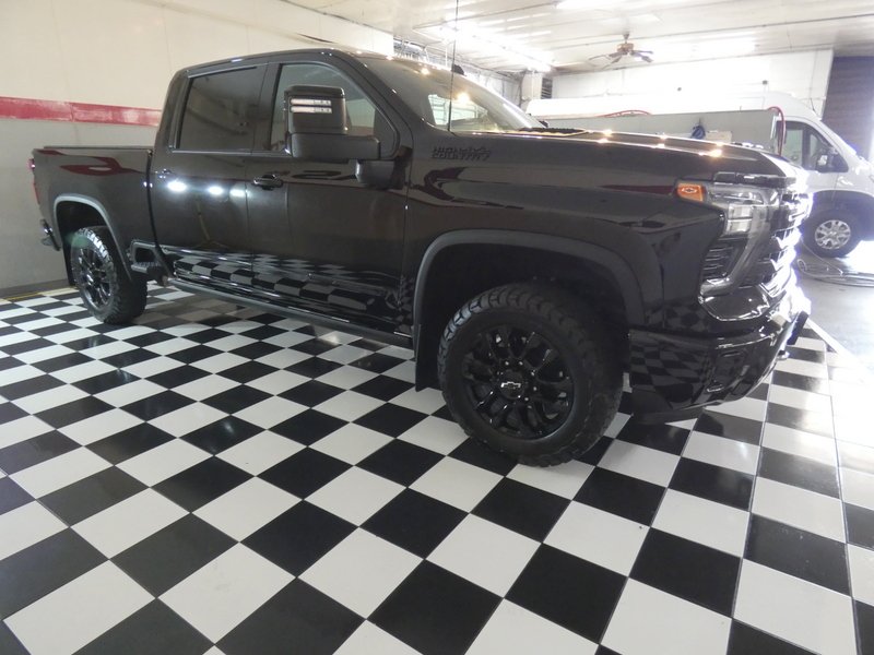 Used 2025 BLACK Chevrolet Crew Cab 159" High Country Dsl image 4