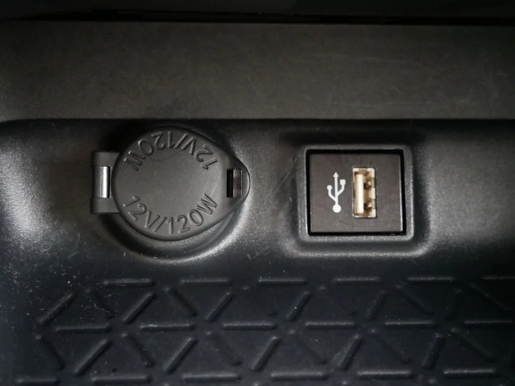 Used 2025 White Toyota XLE image 19