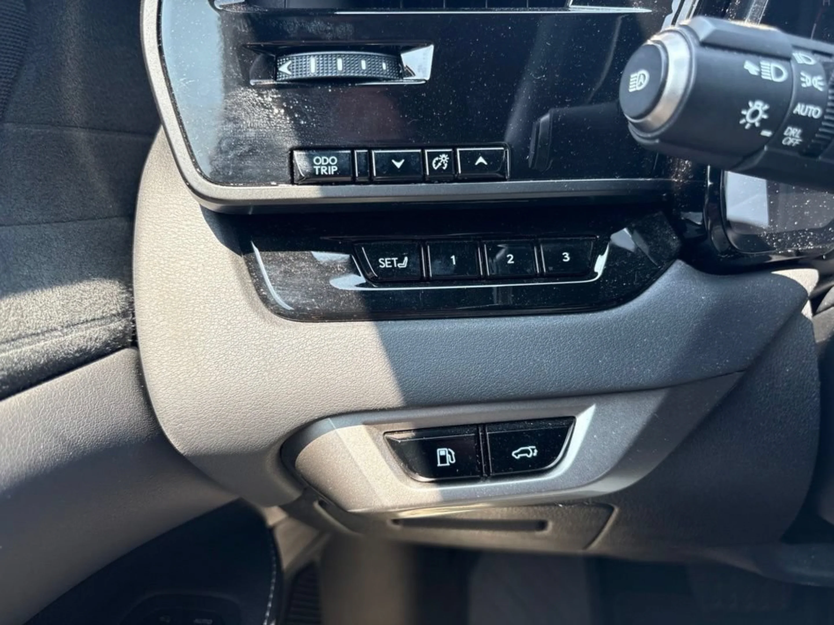 Used 2023 Iridium Lexus 350 Luxury image 18
