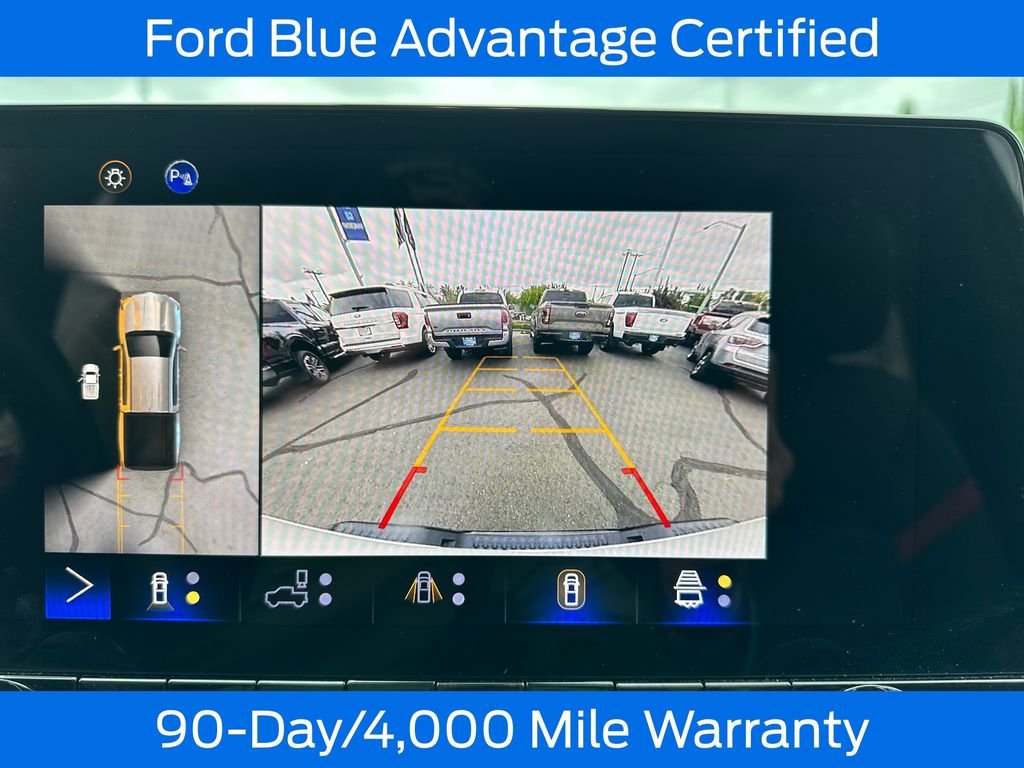 Used 2023 White Chevrolet Z71 image 13