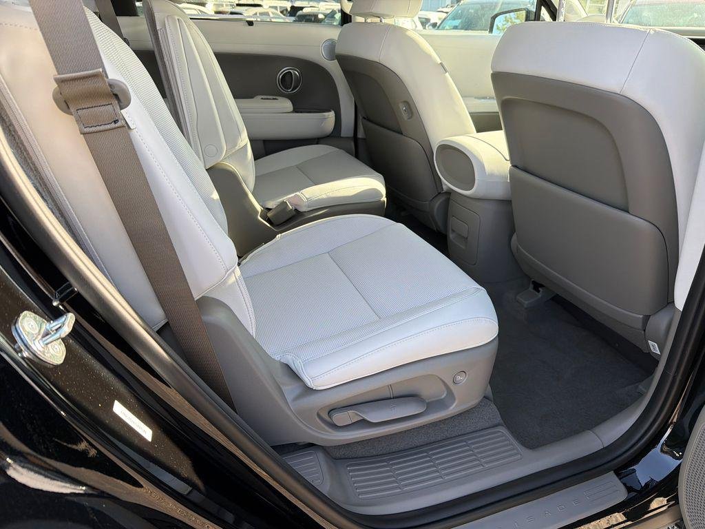 New 2026 Black Hyundai SEL FWD image 15