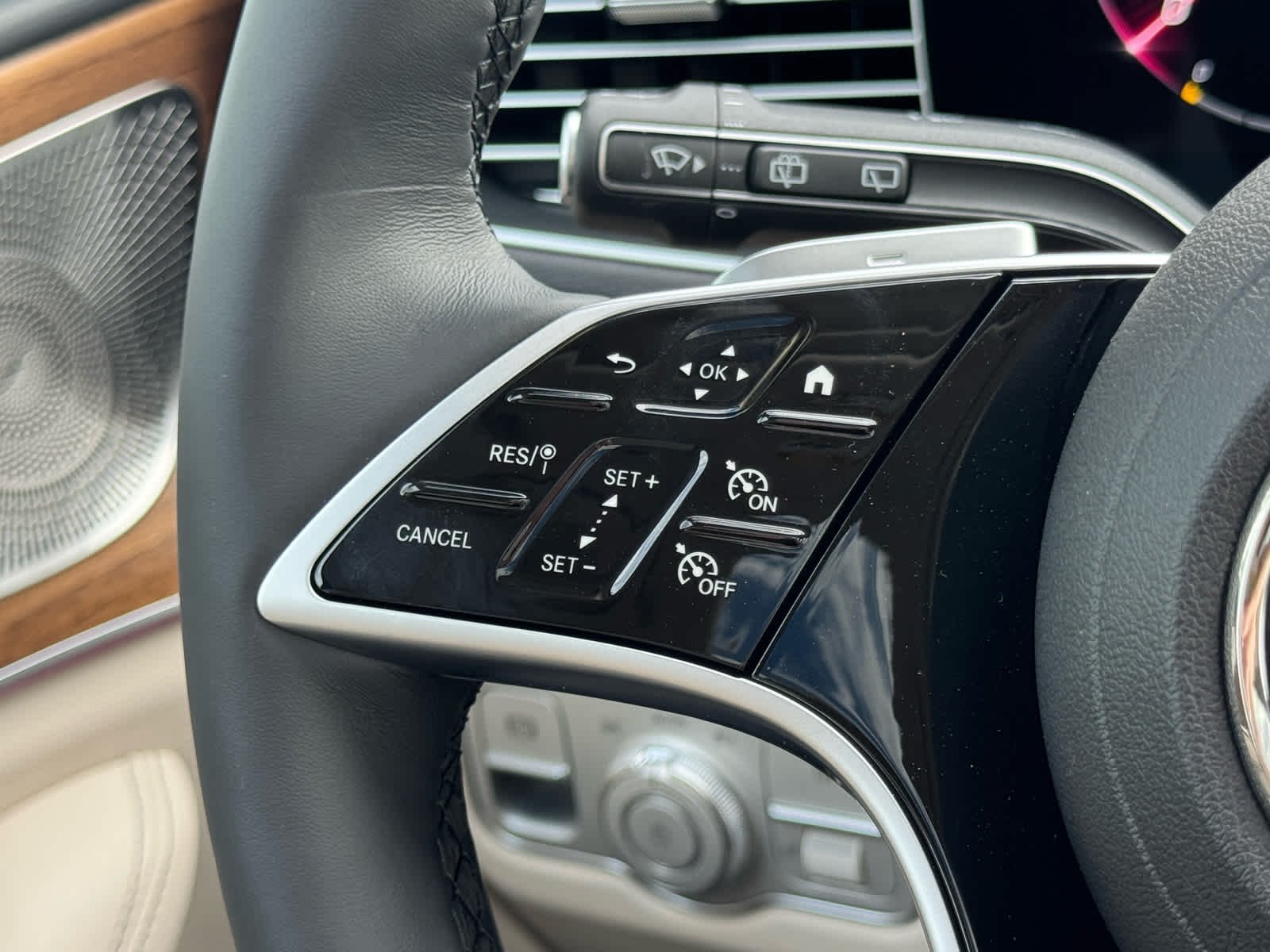 New 2026 Polar White Mercedes-Benz GLE 450 image 31