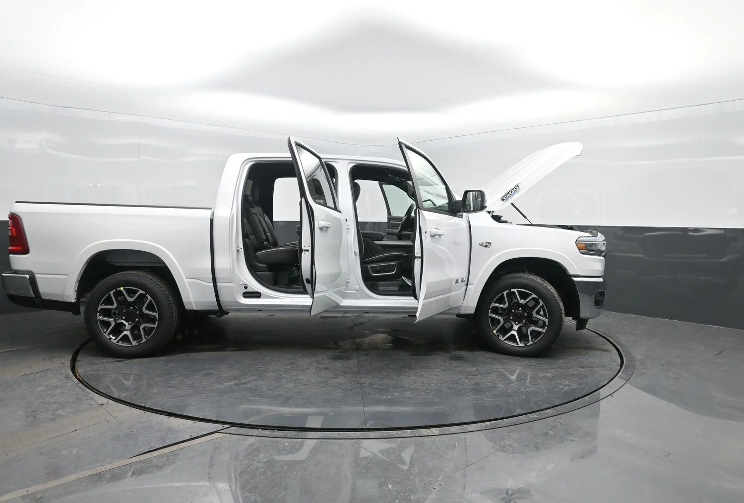 New 2026 Ivory White Tri-Coat Pearl-Coat Exterior Paint RAM Laramie image 52