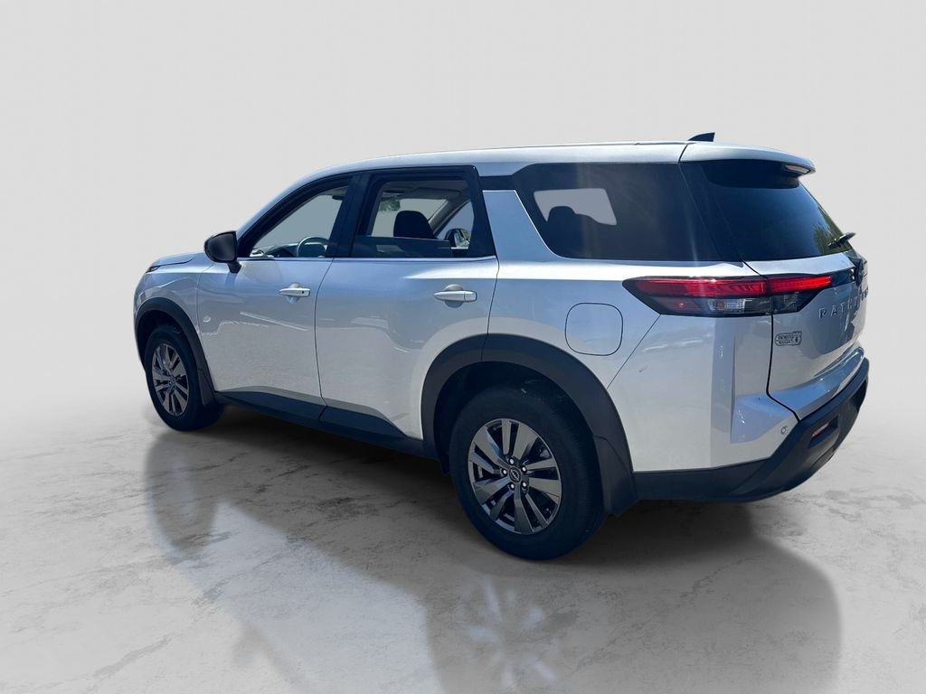 Used 2025 Silver Nissan S image 3