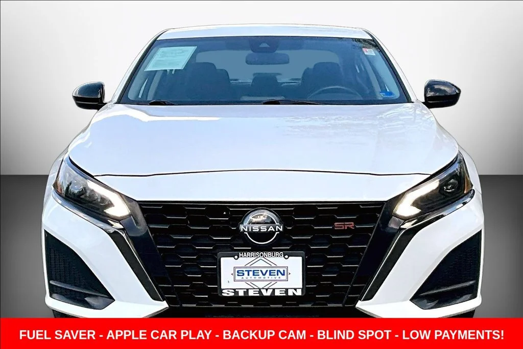 Used 2024 White Nissan 2.5 SR image 2