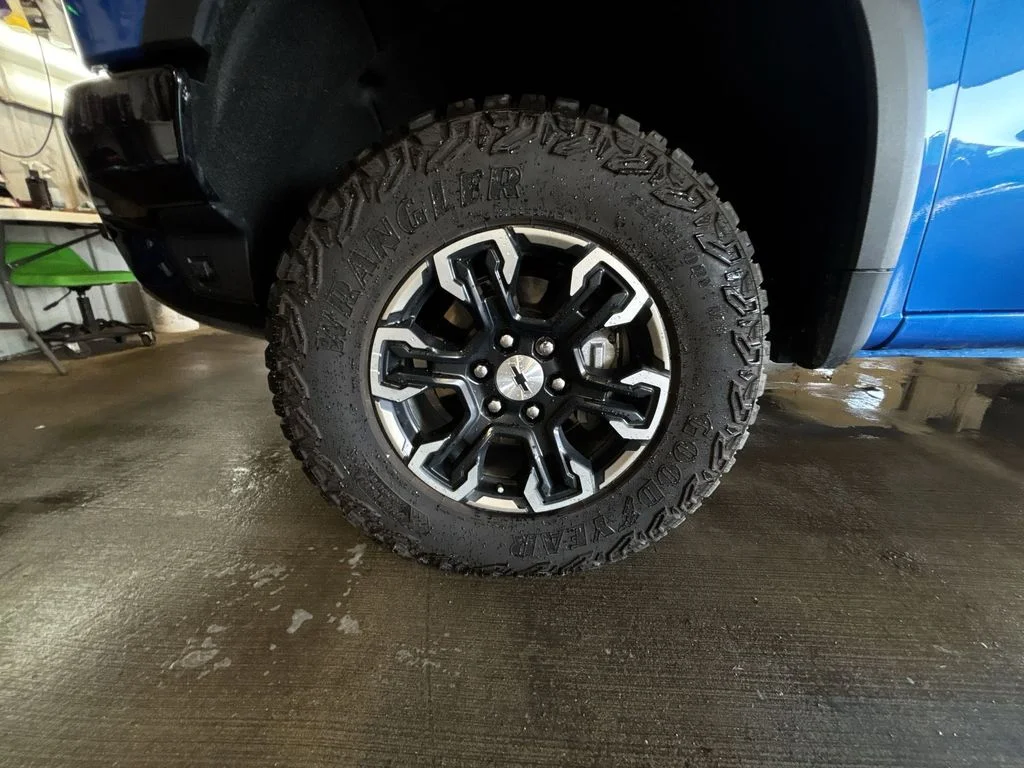 Used 2026 Blue Chevrolet ZR2 image 10