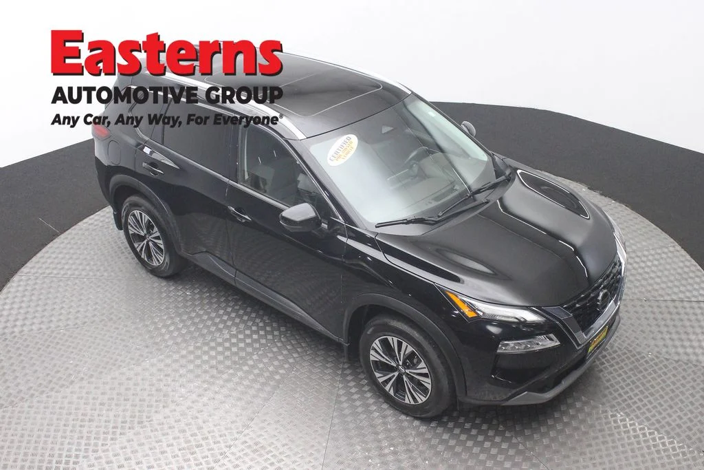 Used 2021 Black Nissan SV image 3