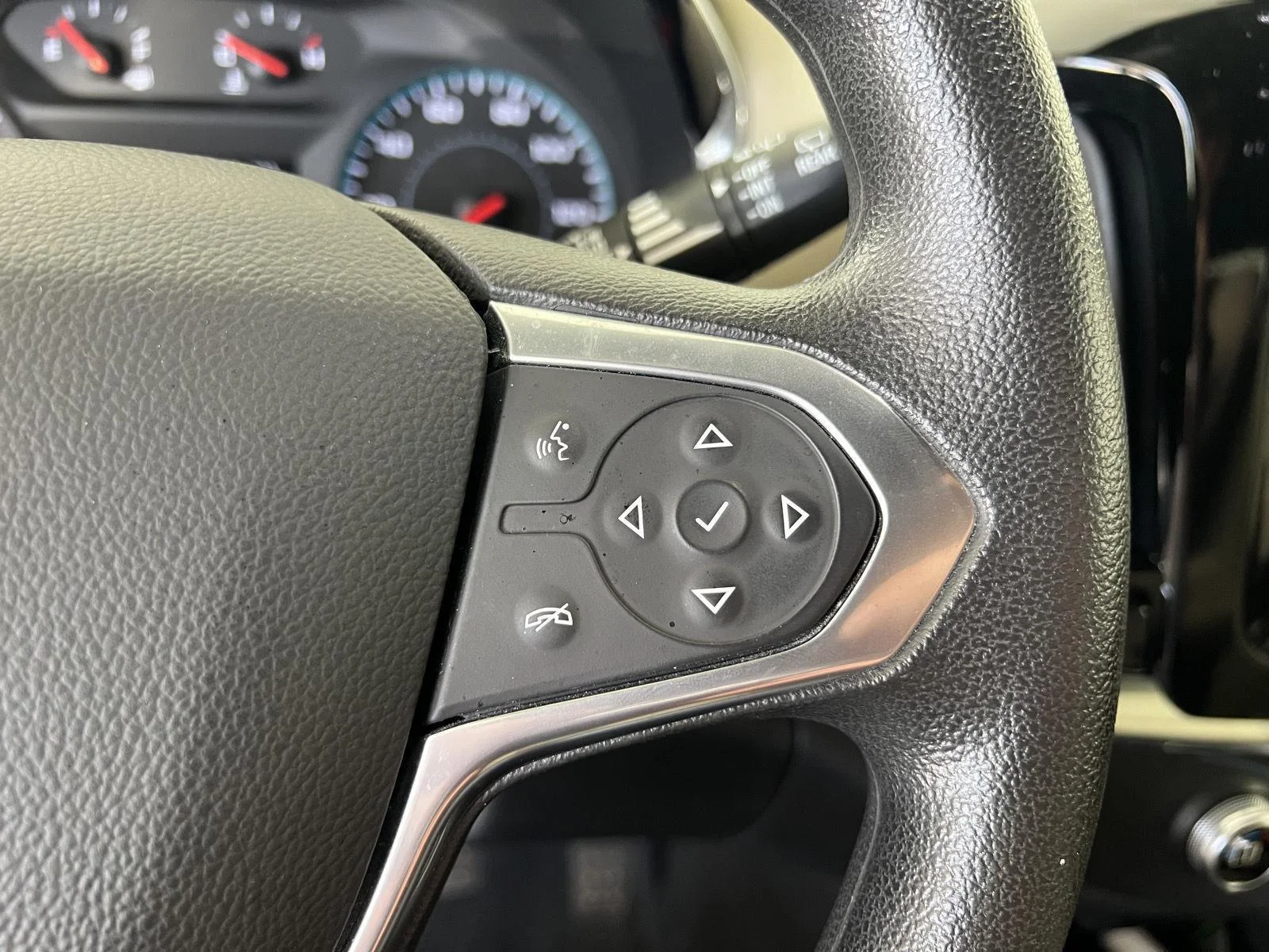 Used 2023 Sterling Gray Metallic Chevrolet LS image 10