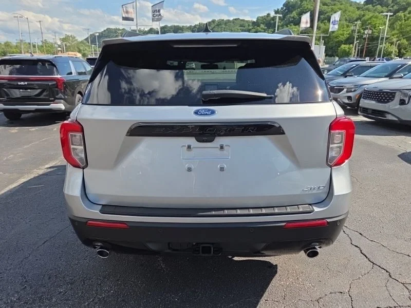 Used 2023 Silver Ford ST-Line image 6