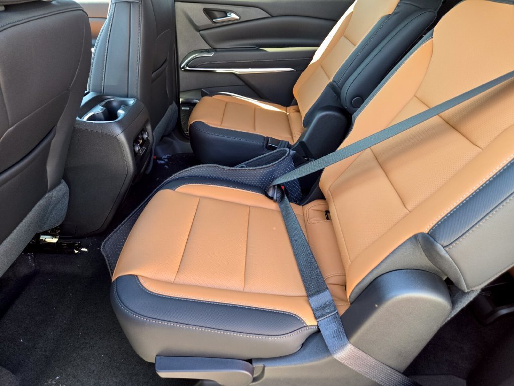 2027 Chevrolet Traverse Z71 - Photo 9
