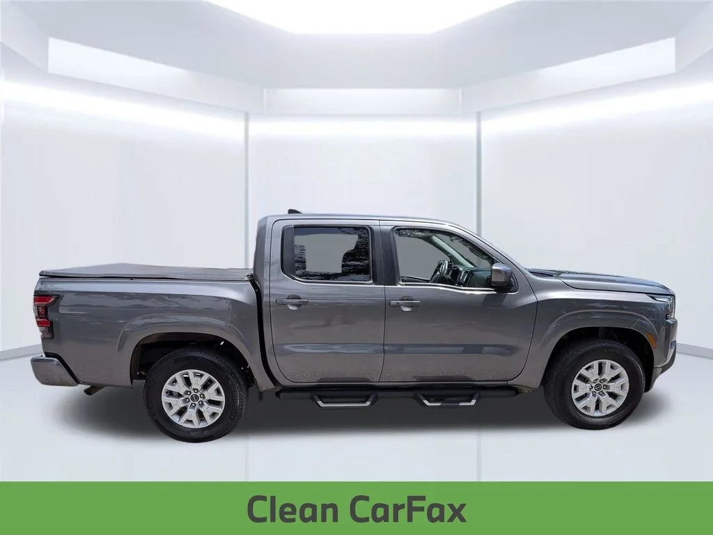 Used 2023 Gray Nissan SV image 8