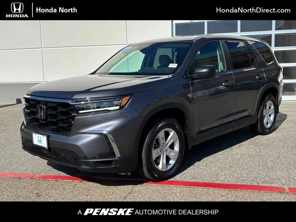 2024 Honda Pilot LX 2WD's photo