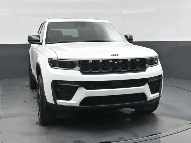 New 2026 Bright White Clear-Coat Exterior Paint Jeep  image 28