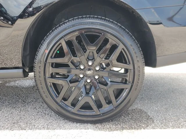 New 2027 Agate Black Metallic Ford Platinum image 9